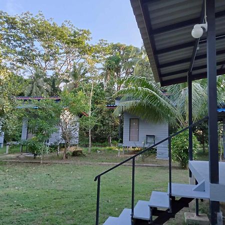 Family Resort Koh Phayam Dış mekan fotoğraf