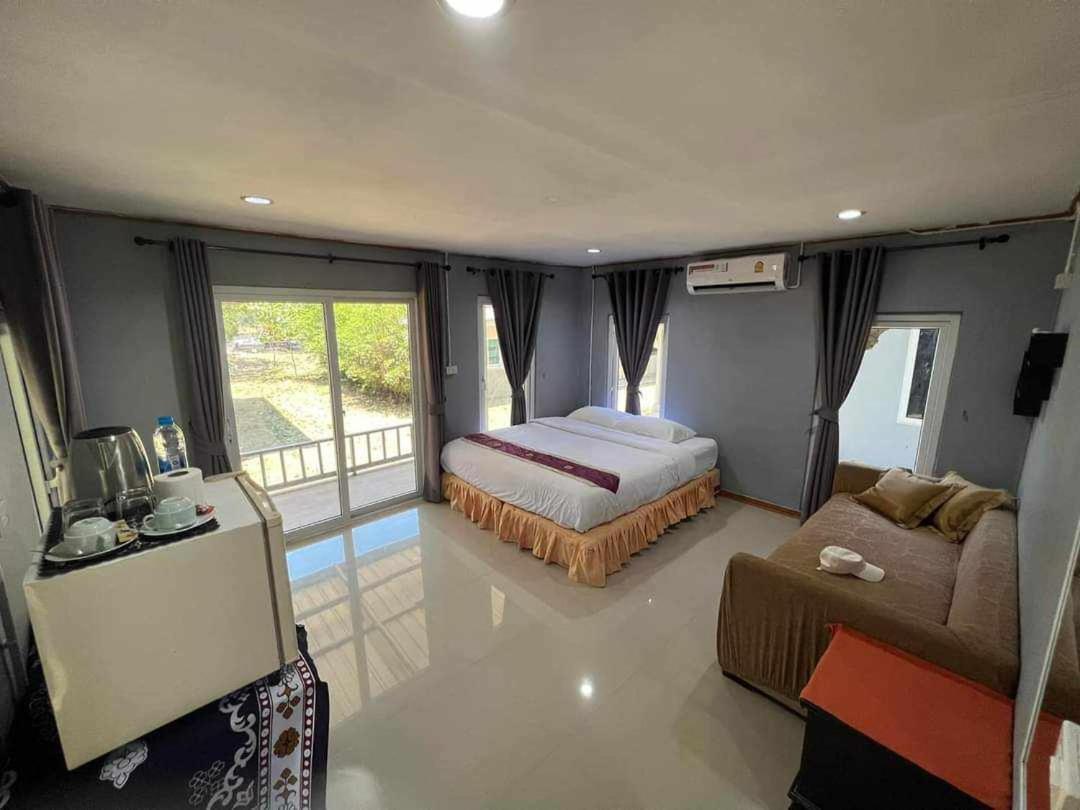 Family Resort Koh Phayam Dış mekan fotoğraf